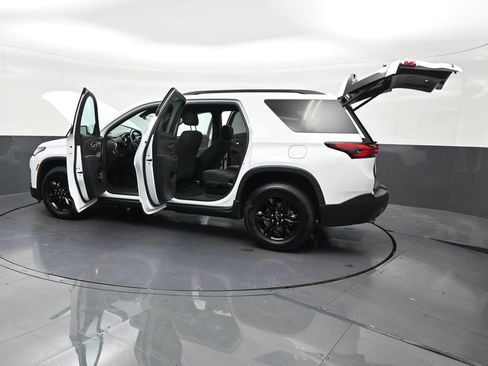 Used 2023 Chevrolet Traverse LT FWD image 34