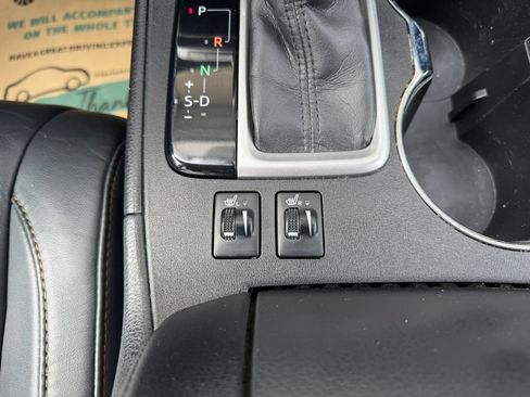 Used 2016 Toyota Highlander XLE AWD/4WD image 24
