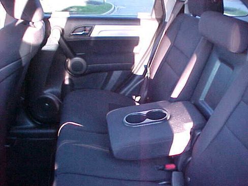 Used 2010 Honda CR-V LX image 9