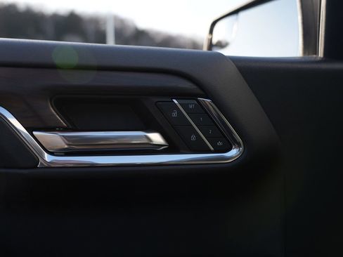 Used 2024 GMC Sierra 1500 SLT image 19