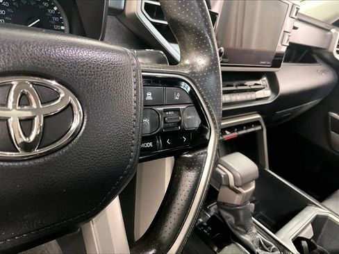 Used 2023 Toyota Tundra SR5 w/ SR5 Convenience Package AWD/4WD image 23