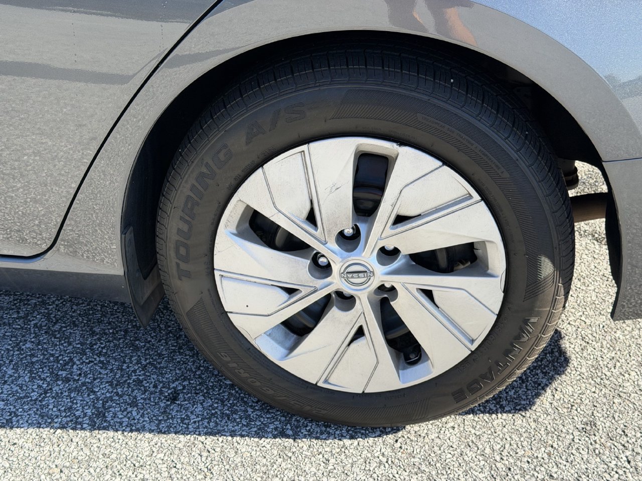 Used 2024 Nissan Altima 2.5 SV FWD image 34