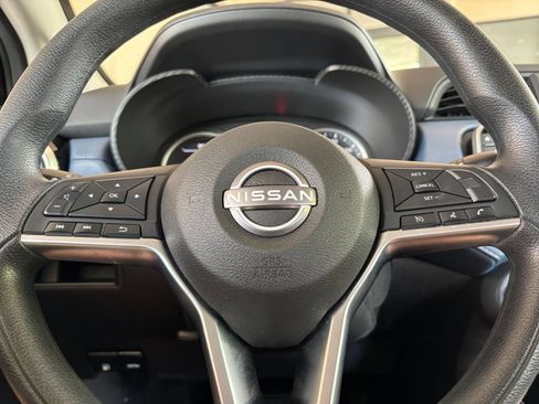 Used 2025 Nissan Versa SV FWD image 27