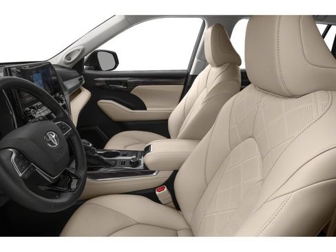 Used 2021 Toyota Highlander Platinum AWD/4WD image 7