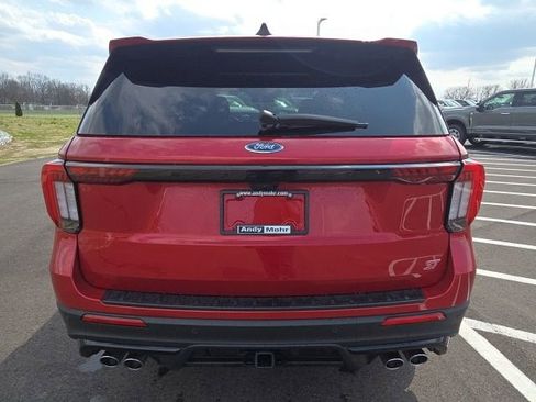 Used 2025 Ford Explorer ST image 9