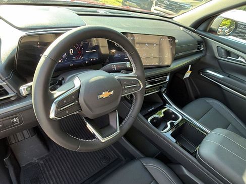 New 2026 Chevrolet Traverse LT w/ Sun and Wheel Package FWD image 4