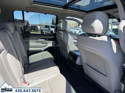 Used 2023 Jeep Wagoneer Series III w/ Premium Group I AWD/4WD image 41
