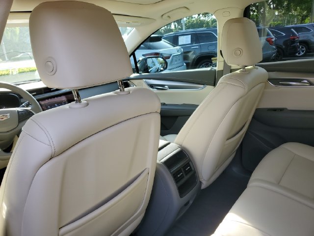 Certified 2017 Cadillac XT5 Luxury w/ Driver Awareness Package FWD image 15