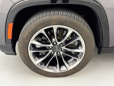 Used 2022 Jeep Wagoneer Series III w/ Premium Group I AWD/4WD image 32