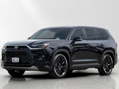 Used 2024 Toyota Grand Highlander Limited image 7