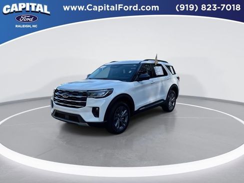 Certified 2025 Ford Explorer Active w/ Active Comfort Package AWD/4WD image 4
