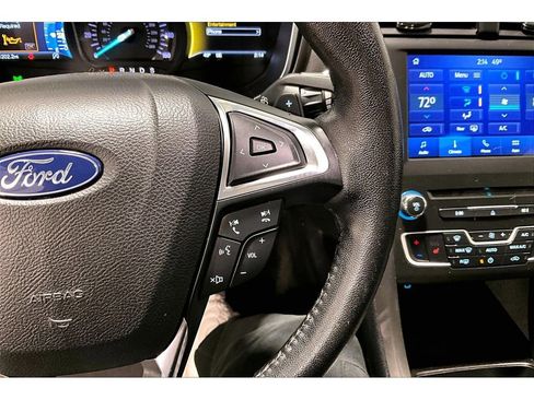 Used 2018 Ford Fusion SE w/ Fusion SE Technology Package image 20
