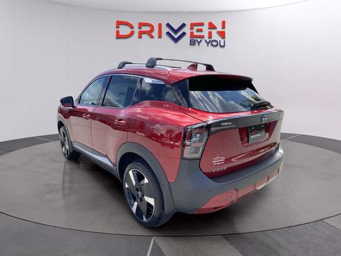 New 2025 Nissan Kicks SR w/ SR Premium Package image 3
