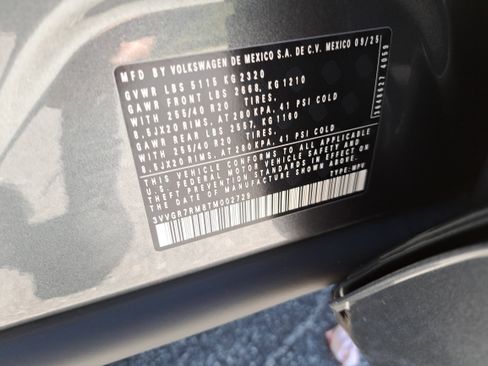 New 2026 Volkswagen Tiguan SE R-Line image 33