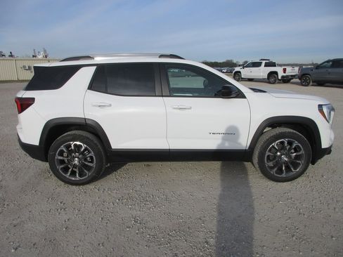 New 2026 GMC Terrain Elevation image 3