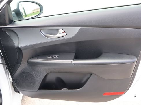 Used 2021 Kia Forte LXS FWD image 12