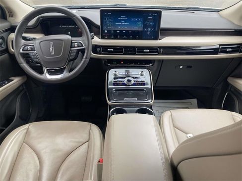 Used 2022 Lincoln Nautilus Reserve image 10