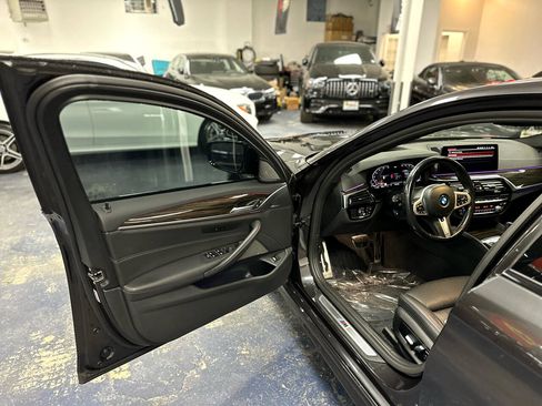 Used 2022 BMW 540i xDrive w/ M Sport Package image 12