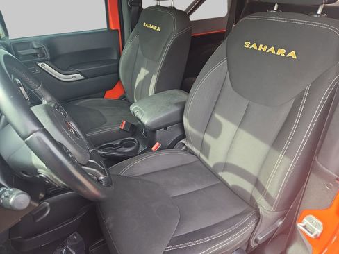 Used 2015 Jeep Wrangler Sahara w/ Dual Top Group AWD/4WD image 15