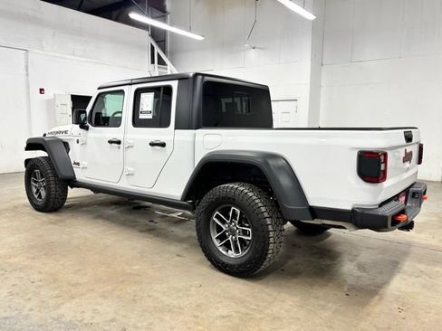Used 2026 Jeep Gladiator Mojave AWD/4WD image 5
