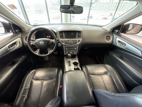 Used 2019 Nissan Pathfinder SL image 8