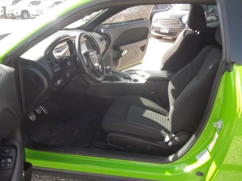 Used 2017 Dodge Challenger R/T w/ Blacktop Package image 7