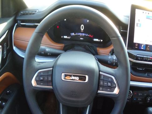 Certified 2025 Jeep Compass Limited w/ Elite Group image 21