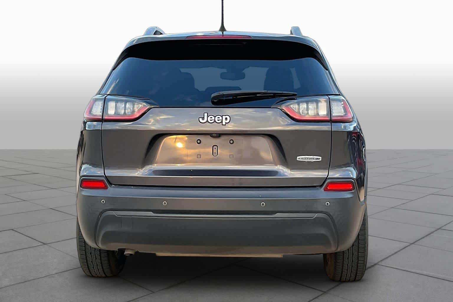 Used 2021 Jeep Cherokee Latitude Plus w/ Sun & Sound Group FWD image 6