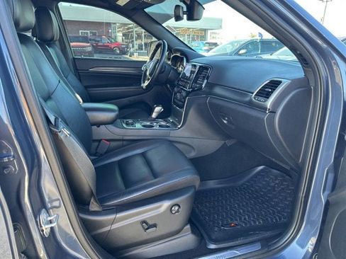 Used 2019 Jeep Grand Cherokee Limited image 12