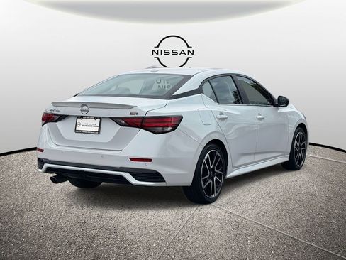 Certified 2025 Nissan Sentra SR w/ SR Premium Package image 5