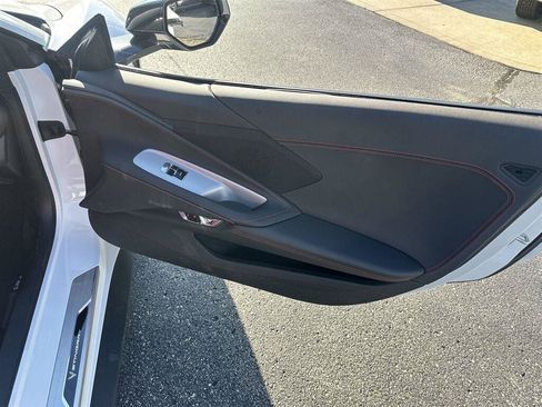 Used 2023 Chevrolet Corvette Stingray Coupe RWD image 15