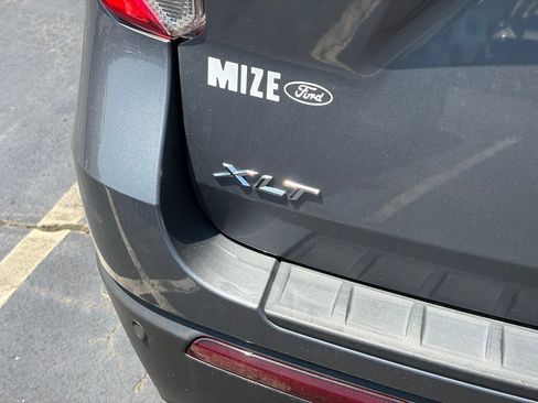 Used 2023 Ford Explorer XLT RWD image 9