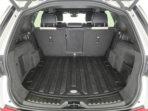 Certified 2023 Land Rover Discovery Sport SE R-Dynamic image 14