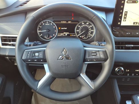 New 2026 Mitsubishi Outlander ES FWD image 19