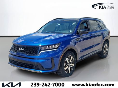 Certified 2023 Kia Sorento S w/ Panoramic Sunroof Package FWD image 3