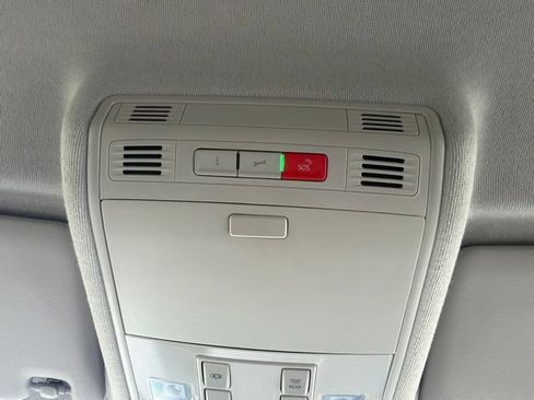 Used 2022 Volkswagen Tiguan S FWD image 43
