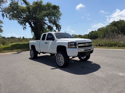 Used 2010 Chevrolet Silverado 1500 LS image 7