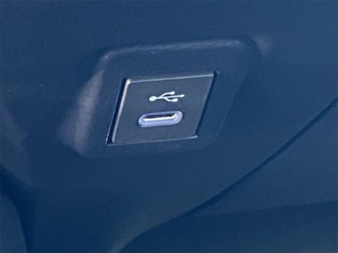 Certified 2025 Toyota Corolla SE image 31