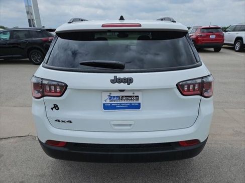 New 2026 Jeep Compass Latitude AWD/4WD image 36