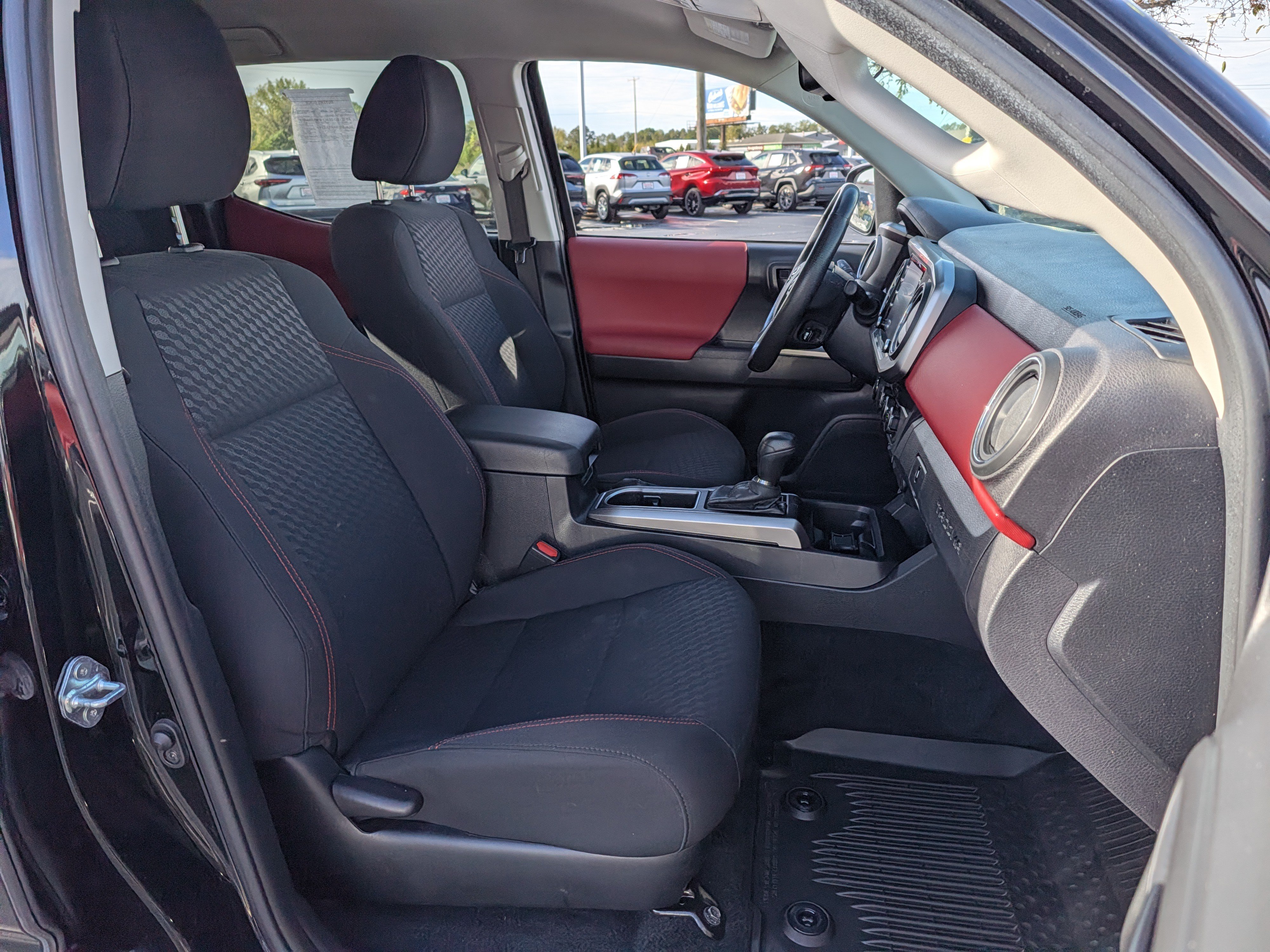 Certified 2023 Toyota Tacoma SR5 AWD/4WD image 24