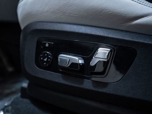 Used 2021 BMW X5 M image 32