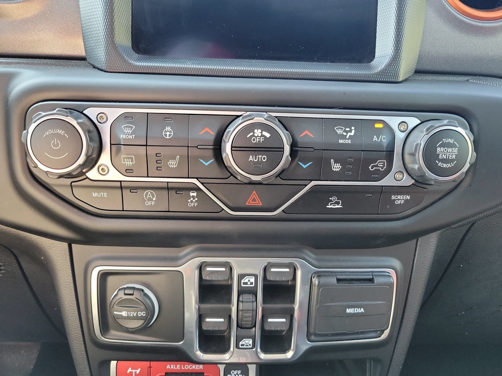 Used 2023 Jeep Gladiator Mojave w/ Cold Weather Group AWD/4WD image 19