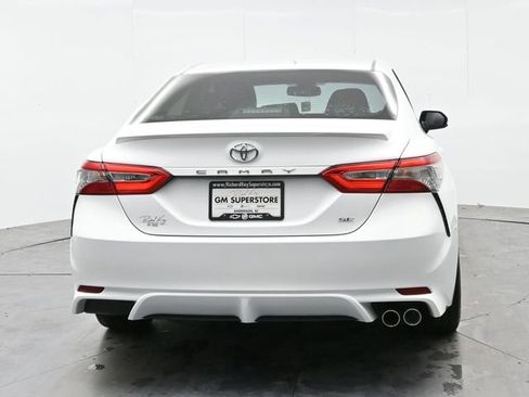 Used 2018 Toyota Camry SE w/ Moonroof Package image 6