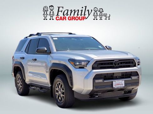 Used 2025 Toyota 4Runner SR5 AWD/4WD image 2