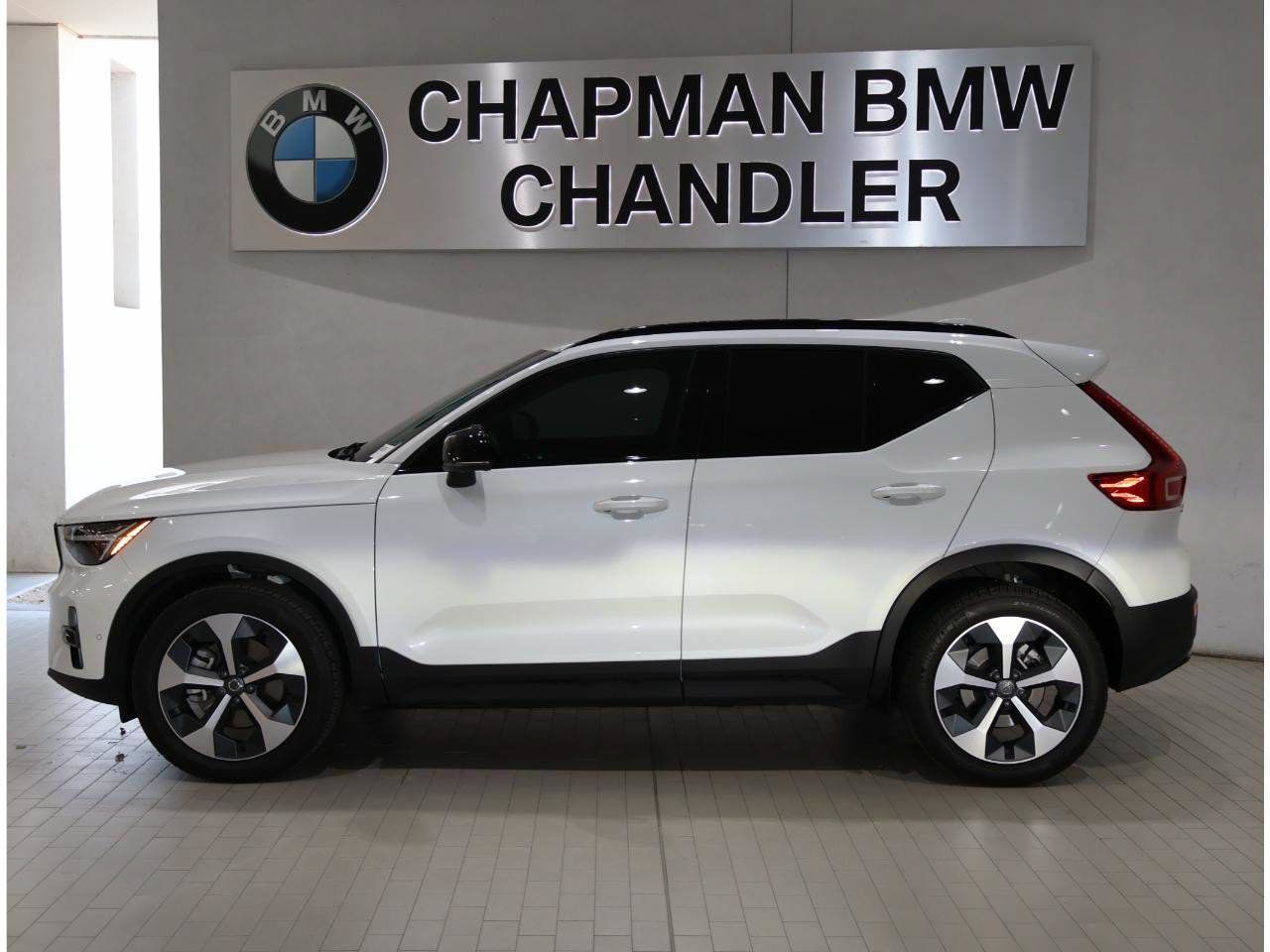 Used 2025 Volvo XC40 B5 Plus w/ Protection Package Premier AWD/4WD image 3