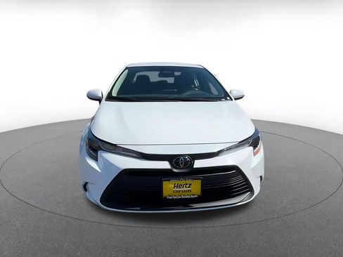 Used 2025 Toyota Corolla LE FWD image 4