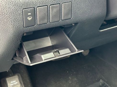 Used 2019 Toyota Highlander LE FWD image 16