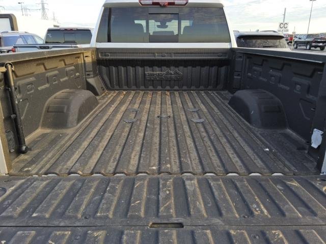 Used 2022 Chevrolet Silverado 2500 High Country w/ Z71 Off-Road Package AWD/4WD image 2