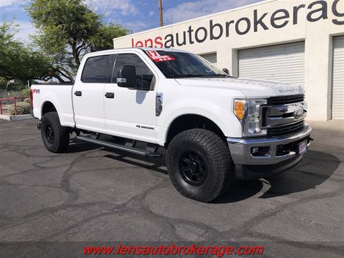 Used 2017 Ford F250 XLT w/ XLT Value Package AWD/4WD image 3