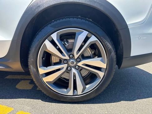 Used 2025 Volvo V60 B5 Cross Country Plus AWD/4WD image 9